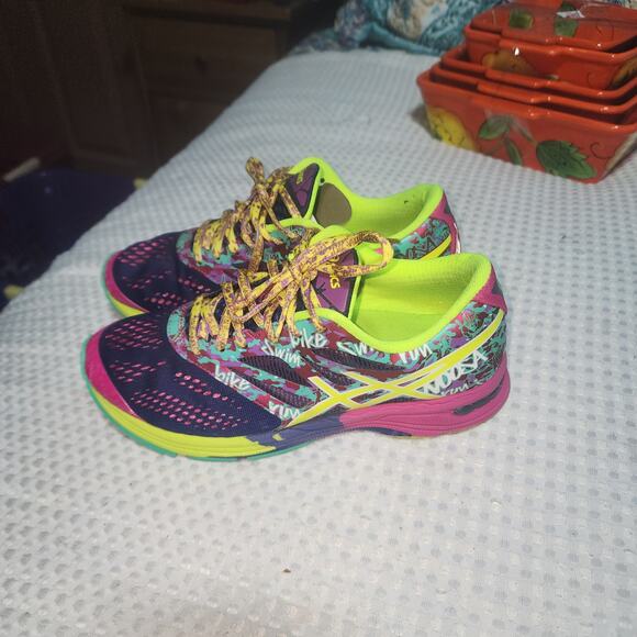 ASICS EUC WOMENS SZ 7.5 GEL NOOSA TRI 10 RAINBOW COLORS SNEAKER SHOES - Picture 1 of 11